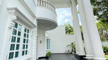 Gambar 2 Rumah Mewah Full Furnished di Menteng Dijual Cepat Saja!