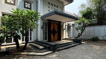 Gambar 1 Rumah Mewah di Menteng Tema Modern Ethnic High Ceiling