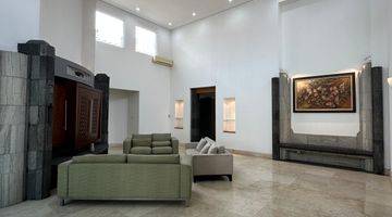 Gambar 2 Rumah Mewah di Menteng Tema Modern Ethnic High Ceiling