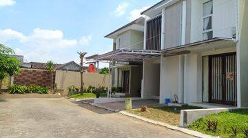 Gambar 1 Jd Rumah Cantik 2 Lantai Furnished Dalam Perum Area Condong Catur