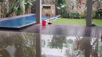 Gambar 1 Rumah  Berdesign Mewah dan Classic di area Kemang