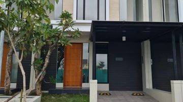 Gambar 1 Rumah Full Furnished Northwest Hill Lake Citraland Surabaya Barat