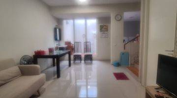 Gambar 2 Rumah Full Furnished Northwest Park Lake Citraland Surabaya Barat