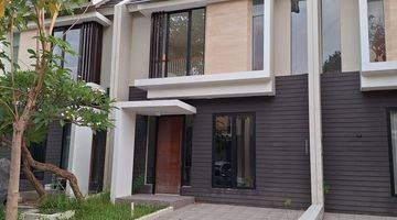 Gambar 1 Rumah Semi Furnished Northwest Lake Park Citraland Surabaya Barat