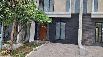 Gambar 1 Rumah Northwest Lake Park Central Hill Citraland Surabaya Barat