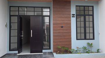 Gambar 5 Rumah Mewah Modern 2 lantai di Komplex Metland