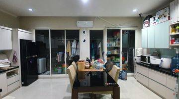 Gambar 2 Rumah 2 lantai Full Furnished siap huni daerah jakarta barat