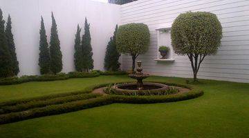 Gambar 5 Nice Formal Garden House in Strategic Area Prapanca