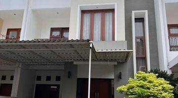 Gambar 1 Rumah 2lt dalam Townhouse semi furnish di Kebagusan,Jaksel