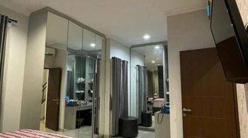 Gambar 5 Dijual rumah semi furnish dalam komlplek di Ciputat timur