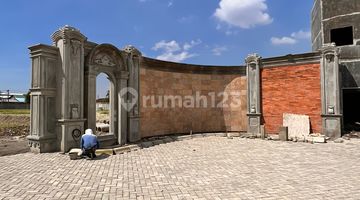 tampak depan dijual rumah cantik daerah ringroad