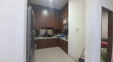 Gambar 3 Dijual Rumah Dalam Kompek Semi Furnished