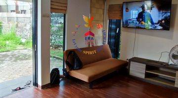 Gambar 2 Rumah Kontainer dalam Komplek Peeumahan, Semi Furnished