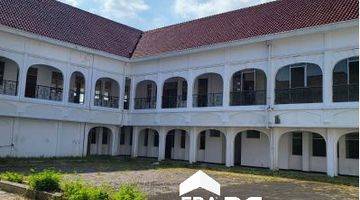 Gambar 2 Ruang Usaha Gedung Area Parkir Luas Bagus Pandanaran Semarang