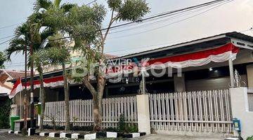 Gambar 1 RUMAH POROS JALAN UTAMA JALAN SUNGAI - SUNGAI, MALANG