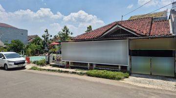 Gambar 1 Rumah Hoek Shm Dekat Taman Di Harapan Indah