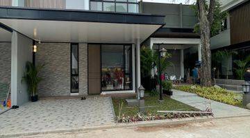 Gambar 1 Rumah Baru Tropical Konsep Dan Barbeque Dalam Cluster