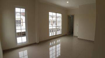 Gambar 5 Disewakan Rumah Hoek Baru Renov Semi Furnished di Green Lake City