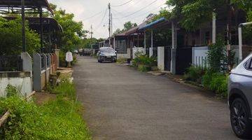 Gambar 3 Rumah Jalan Sungai Raya Dalam Komplek Taman Anggrek, Kubu Raya 