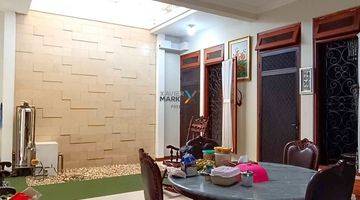 Gambar 2  Rumah Modern Terawat di Area Golf Boulevard Araya Malang