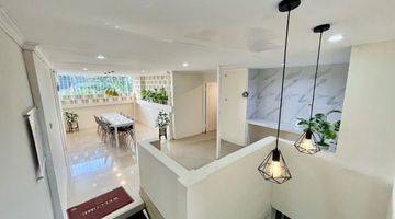 Gambar 1 Rumah Kos 3 Lantai Furnished Bagus  Di Beji Depok