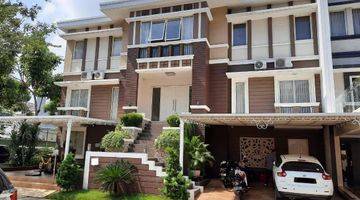 Gambar 1 Dijual Rumah Gandeng 2, 3 Lantai Posisi Hook Dan Badan Di Golf Lake Residence