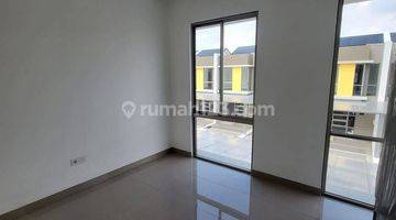 Gambar 5 Sewa Rumah 4,5x10 2 Lantai Pik2 Cluster Hawai