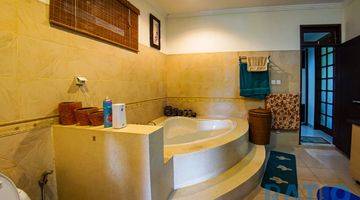 Gambar 4 For Sale A Charming Villa 4 Bedrooms In Blah Batu Pering Village 