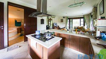 Gambar 5 For Sale A Charming Villa 4 Bedrooms In Blah Batu Pering Village 