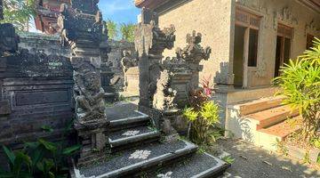 Gambar 4 Di Sewakan Rumah Bali Asli Dengan Halaman Yang Luas Celuk Gianyar