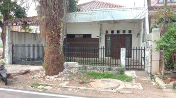 Gambar 1 Rumah 2Lt Cempaka putih Lt.209/150m² Kt5 Km2 SHM DI JUAL MURAH