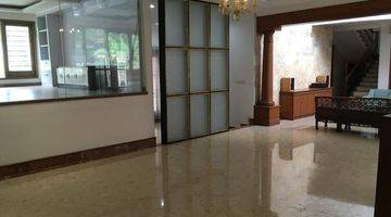 Gambar 3 Disewakan Rumah Kemang Furnished Bagus Kolam Renang