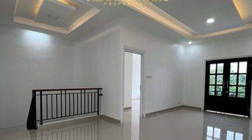 Gambar 4 Rumah 2 Lantai Baru Semi Furnished di Kencana Loka Bsd, Tangerang