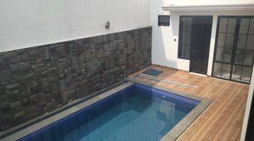 Gambar 4 Rumah Baru Swimming Pool Klasik Minimalis Modern Di Sentul City