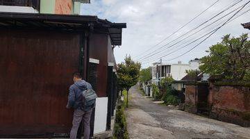 Gambar 2 Dijual Rumah Bagus Lantai 2 Murah With Pool