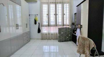 Gambar 5 Rumah 2,5 Lantai Daerah Sekip