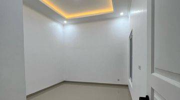 Gambar 4 Dijual Rumah baru renov cantik di Kencana Loka sektor 12.5 BSD