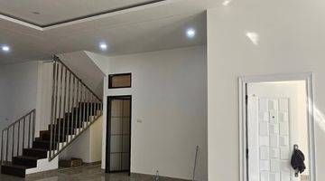 Gambar 2 Wts Dijual Rumah di Kencana Loka, Bsd City, Serpong, Tangerang Selatan, Banten