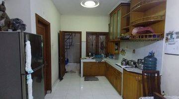 Gambar 5 ** Rumah di Jelambar 2 Lantai SHM Butuh Renovasi Selatan**