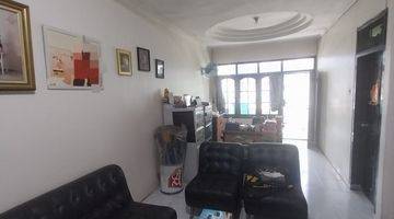 Gambar 2 *** Rumah 2 Lantai Shm Butuh Renovasi Selatan***