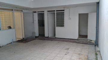 Gambar 4 Rumah Minimalis Halaman Luas Terawat Siap Huni Wisma Permai Barat