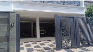 Gambar 3 Rumah Modern Dijual 4 Lantai Ada Pool & Lift Kebayoran Baru 