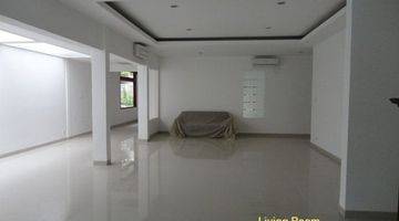 Gambar 4 House For Rent At Kemang, Big Garden, Big Swimming Pool