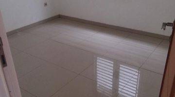 Gambar 5 Dijual Rumah Mewah Carport Luas 3br Shm di Kelapa Gading