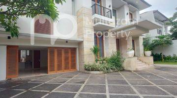 Gambar 2 Dijual 
rumah mewah  Luxury
modern area elit 
Kemang Jaksel