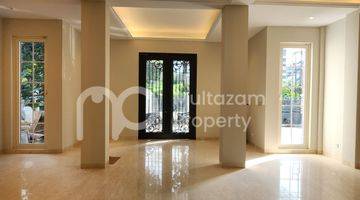 Gambar 5 For Sale
Brand New White House
Patra Kuningan 
Jakarta Selatan