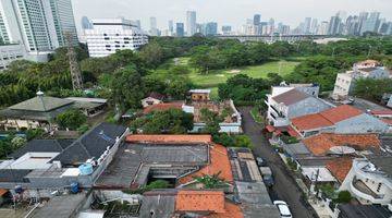 Gambar 3 Senayan Dalam Komplek Elite Dekat Lapangan Golf Rumah Tua 