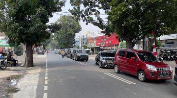 Gambar 1 Tempat Usaha Area Komersial Panglima Polim Jarang Ada