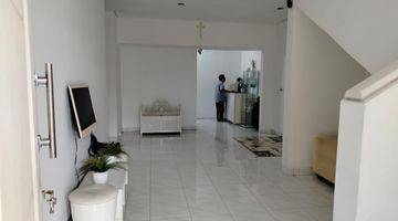 Gambar 1 Rumah 2 lantai di  Emerald Bintaro