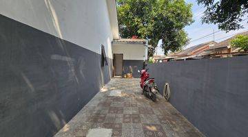 Gambar 4 Rumah Sentul Hook SHM Carport 2 Siap Huni